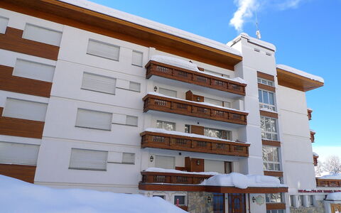Résidence Christina Apt. 305: Propriété, Appartement, Bâtiment, Architecture, Maison, L'Hiver, Zone Résidentielle, Immobilier, Neige, Condominium