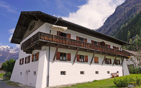 Mühlbach: Nuage, Ciel, Plante, Montagne, Propriété, Fenêtre, Bâtiment, Montagnes, Arbre, Façade