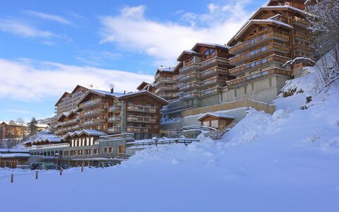 Nendaz 421: Nuage, Ciel, Bâtiment, Neige, Monde, Pente, Maison, Montagne, Bois, Gelé