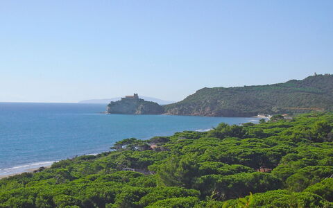 Castiglione della Pescaia 130: L'Eau, Ciel, Plante, Ressources En Eau, Montagne, Paysage Naturel, Arbre, Cotiers Et Relief Océaniques, Horizon, Promontoire