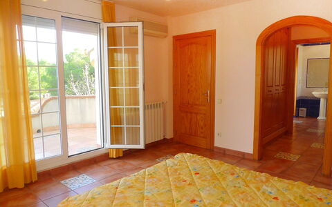 Villa Caleta: Propriété, Pièce, Sol, Bâtiment, Meubles, Immobilier, Design Intérieur, Maison, Sol, Parquet