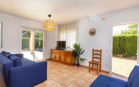 Villa Cala Nova a: Meubles, Plante, Plante D'Appartement, Confort, Canapé, Design Intérieur, Bois, Sol, Salon, Ombre