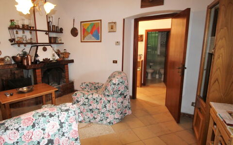 Cristina: Pièce, Propriété, Bâtiment, Meubles, Maison, Sol, Immobilier, Design Intérieur, Chalet, Chambre