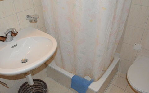 Mireille Nr. 5: Luminaire Plomberie, Robinet, Lavabo, Évier, Plante, Salle De Bains, Violet, Maison, Design Intérieur