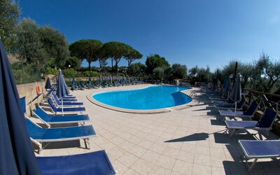 swimming-pool