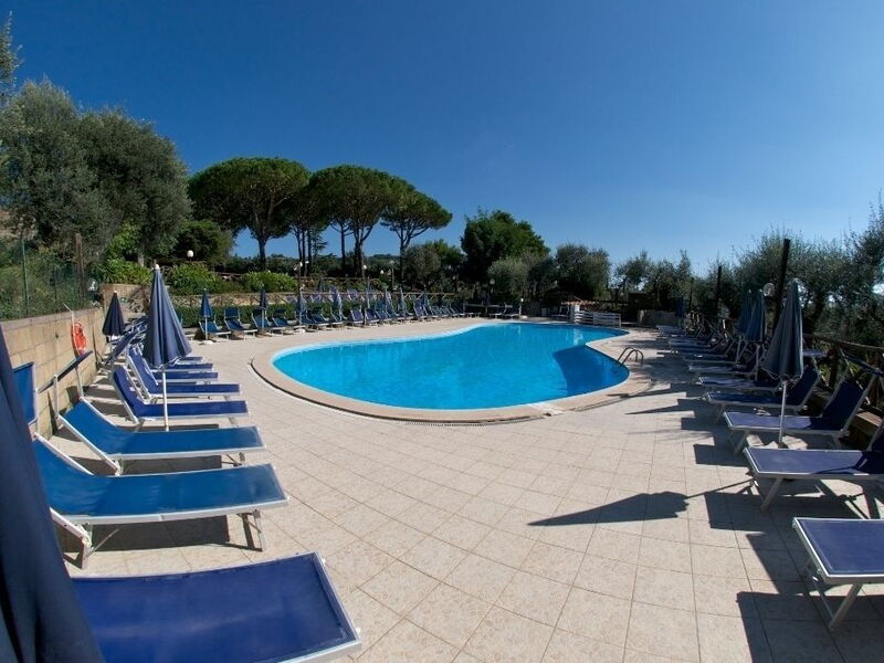 swimming-pool