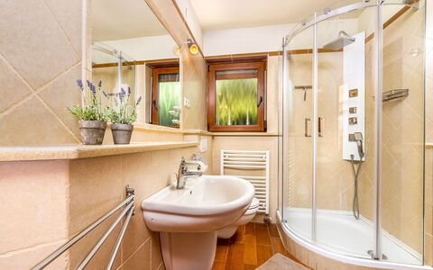 Brico: Robinet, Miroir, Luminaire Plomberie, Plante, Évier, Propriété, Bâtiment, Salle De Bains, Baignoire, Lavabo