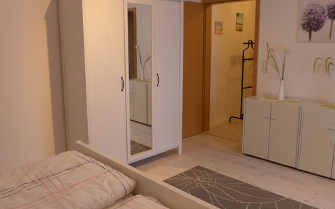 Reissmann: Pièce, Propriété, Meubles, Sol, Porte, Mur, Design Intérieur, Architecture, Chambre, Maison