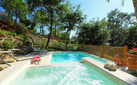 Oleandra sul Lago: L'Eau, Plante, Propriété, Piscine, Ciel, Bleu Azur, Bâtiment, Pot De Fleur, Ombre, Arbre