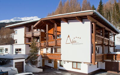 Sölden 510: Ciel, Voiture, Propriété, Fenêtre, Bâtiment, Arbre, Véhicule, Plante, Bois, Roue
