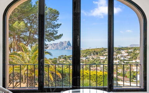 Lisa: Ciel, Jour, Nuage, La Nature, Ombre, Plante, Design Intérieur, Bâtiment, Immobilier