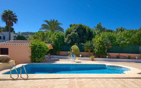 Anguilaga: L'Eau, Ciel, Plante, Propriété, Bâtiment, Piscine, Bleu Azur, Bleu, Ombre, Arbre