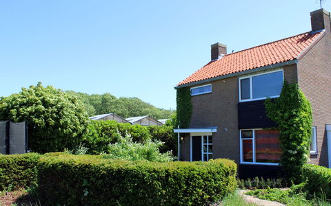 Moesbosch: Plante, Ciel, Fenêtre, Bâtiment, Lot Terre, Maison, Herbe, Haie, Arbuste, Zone Résidentielle