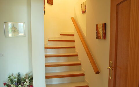 La Perla: Escaliers, Propriété, Balustrade, Pièce, Mur, Maison, Sol, Domicile, Immobilier, Bâtiment