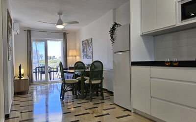 Sol Y Mar 210.2: Meubles, Cabinetry, Chaise, Bois, Design Intérieur, Sol, Salle, Table, Sol, Salon