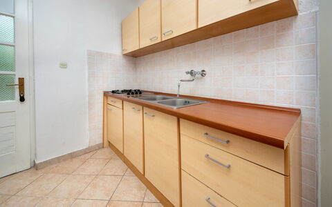 Repak: Cabinetry, Comptoir, Meubles, Bâtiment, Cuisine, Bois, Tiroir, Sol, Design Intérieur