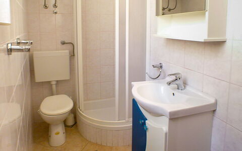 Repak: Miroir, Robinet, Évier, Luminaire Plomberie, Lavabo, Propriété, Salle De Bains, Violet, Noir, Design Intérieur