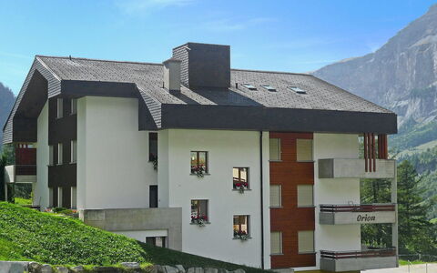 Orion: Propriété, Maison, Bâtiment, Domicile, Architecture, Immobilier, Façade, Chalet, Zone Résidentielle, Toit