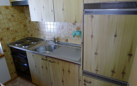 Orion: Propriété, Pièce, Cuisine, Cabinetry, Meubles, Comptoir, Sol, Maison, Tuile, Immobilier