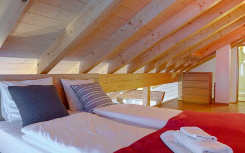 Staubbach: Propriété, Confort, Bois, Textile, Ombre, Bâtiment, Sol, Sol, Dur, Loisir