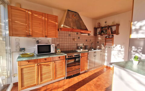Agora: Cabinetry, Comptoir, Propriété, Cuisine, Appareil De Cuisine, Cuisinière, Bois, Électroménager, Orange, Design Intérieur
