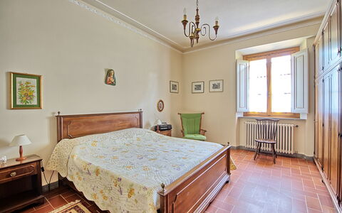 Casale Ambra: Chambre, Pièce, Meubles, Propriété, Lit, Cadre De Lit, Design Intérieur, Drap De Lit, Plafond, Sol