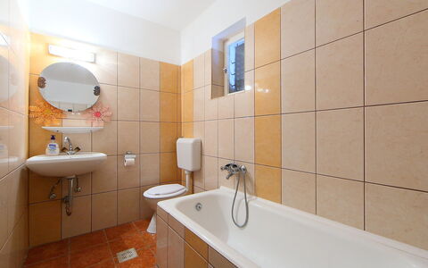 Panorama: Salle De Bains, Propriété, Pièce, Design Intérieur, Tuile, Mur, Immobilier, Architecture, Bâtiment, Maison