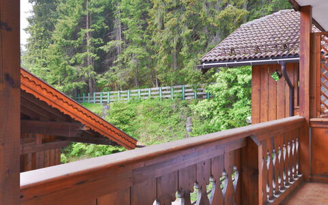 Villaggio Ladino: Propriété, Arbre, Bois, Clôture, Biome, Tache De Bois, Dur, Immobilier, Loisir, Balustre