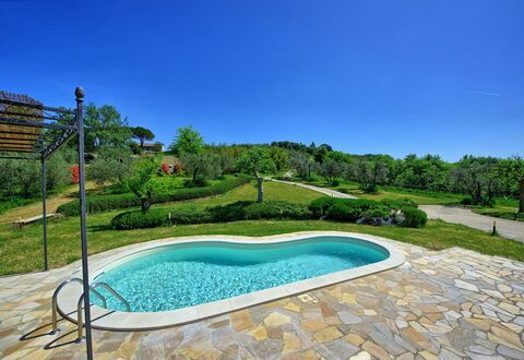 Villa Roberto: Piscine, Propriété, Immobilier, Paysage Naturel, Biens, Maison, L'Eau, Domicile, Loisir, Bâtiment