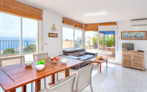L'Olivar Ii: Meubles, Plante, Table, Propriété, Fenêtre, Bâtiment, Bleu Azur, Cabinetry, Comptoir, Cuisine