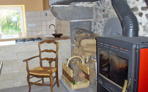 O'Petit Bonheur: Foyer, Poêle À Bois, Cheminée, Pièce, Le Fourneau, Chaleur, Maconnerie Four, Principaux Appliance, Électroménager, Meubles