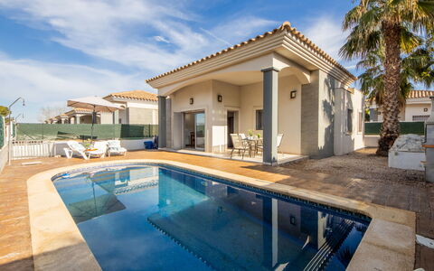 Gaviota 3: Ciel, Nuage, Propriété, L'Eau, Piscine, Bleu Azur, Plante, Bâtiment, Arbre, Ombre