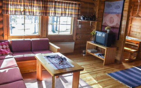 Kujalan Lomat 2: Bois, Meubles, Sol, Sol, Design Intérieur, Chalet, Pièce, Tache De Bois, Plafond, Salon