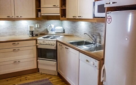 Kujalan Lomat 1: Appareil De Cuisine, Cuisine, Comptoir, Cabinetry, Principaux Appliance, Bois, Meubles, Sol, Électroménager, Evier