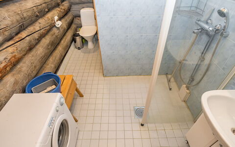 Pajalan Honka: Sol, Sol, Bois, Luminaire Plomberie, Siège De Toilette, Salle De Bains, Design Intérieur, Toilette, Plomberie, Pièce