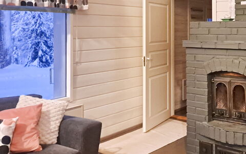 Pajalan Piilopirtti: Bois, Design Intérieur, Sol, Meubles, Domicile, Sol, Pièce, Tache De Bois, Plafond, Salon