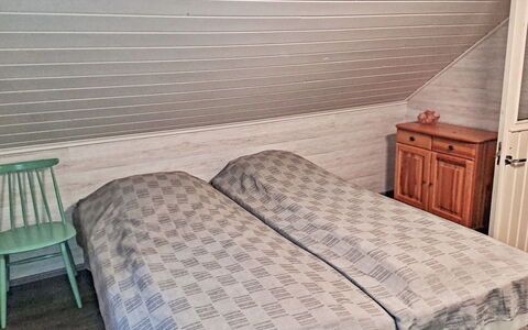 Pajalan Piilopirtti: Chambre, Lit, Bois, Sol, Sol, Drap De Lit, Literie, Meubles, Linge, Design Intérieur