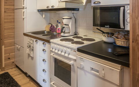 Piilola Nr 1: Appareil De Cuisine, Cuisine, Comptoir, Cabinetry, Cuisinière, Principaux Appliance, Électroménager, Le Fourneau, Meubles, Gaz Poele