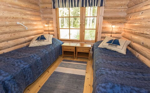 Koivuranta: Bois, Chambre, Sol, Lit, Design Intérieur, Sol, Drap De Lit, Literie, Cadre De Lit, Plafond