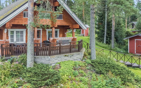 Liisakallela: Herbe, Maison, Chalet, Lot Terre, Domicile, Biens, Pelouse, Siding, Ferme, Porche