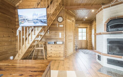 Liisakallela: Herbe, Maison, Chalet, Lot Terre, Domicile, Biens, Pelouse, Siding, Ferme, Porche