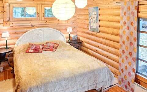 Honkaranta: Lit, Meubles, Chambre, Design Intérieur, Literie, Drap De Lit, Sol, Bois, Sol, Pièce