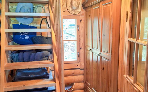 Honkaranta: Lit, Meubles, Chambre, Design Intérieur, Literie, Drap De Lit, Sol, Bois, Sol, Pièce