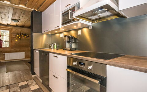 Juurakkopirtti: Sol, Cuisine, Bois, Comptoir, Design Intérieur, Plafond, Sol, Parquet, Cabinetry, Meubles