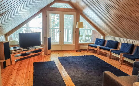 Piilutupa: Domicile, Chalet, Toit, Biens, Ombre, Ferme, Pelouse, Aménagement Paysager, Jardin, Cour