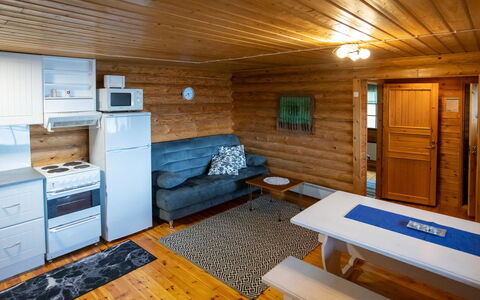 Kalliorinne: Domicile, Chalet, Toit, Biens, Ombre, Ferme, Pelouse, Aménagement Paysager, Jardin, Cour