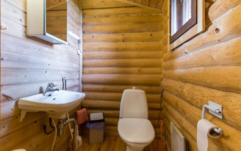 Kalliorinne: Domicile, Chalet, Toit, Biens, Ombre, Ferme, Pelouse, Aménagement Paysager, Jardin, Cour