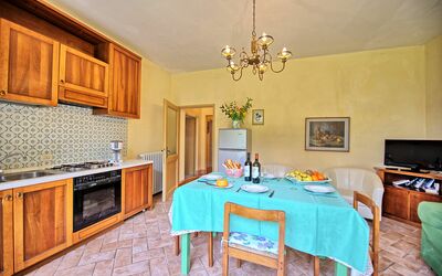 Vittoriana 1: Pièce, Propriété, Meubles, Cuisine, Bâtiment, Design Intérieur, Cabinetry, Immobilier, Comptoir, Maison
