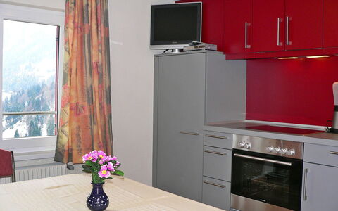 Elsa: Pièce, Cuisine, Propriété, Meubles, Comptoir, Rose, Cabinetry, Design Intérieur, Maison, Bâtiment