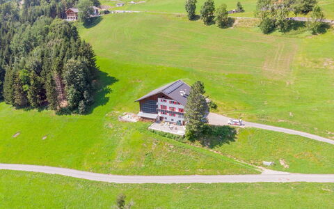 Elsa: Écorégion, Bâtiment, Vert, Paysage Naturel, Montagnes, Pente, Plante, Lot Terre, Maison, Chalet
